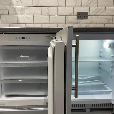 Large 1 Bedroom Flat With Private Parking 普里茅斯 外观 照片