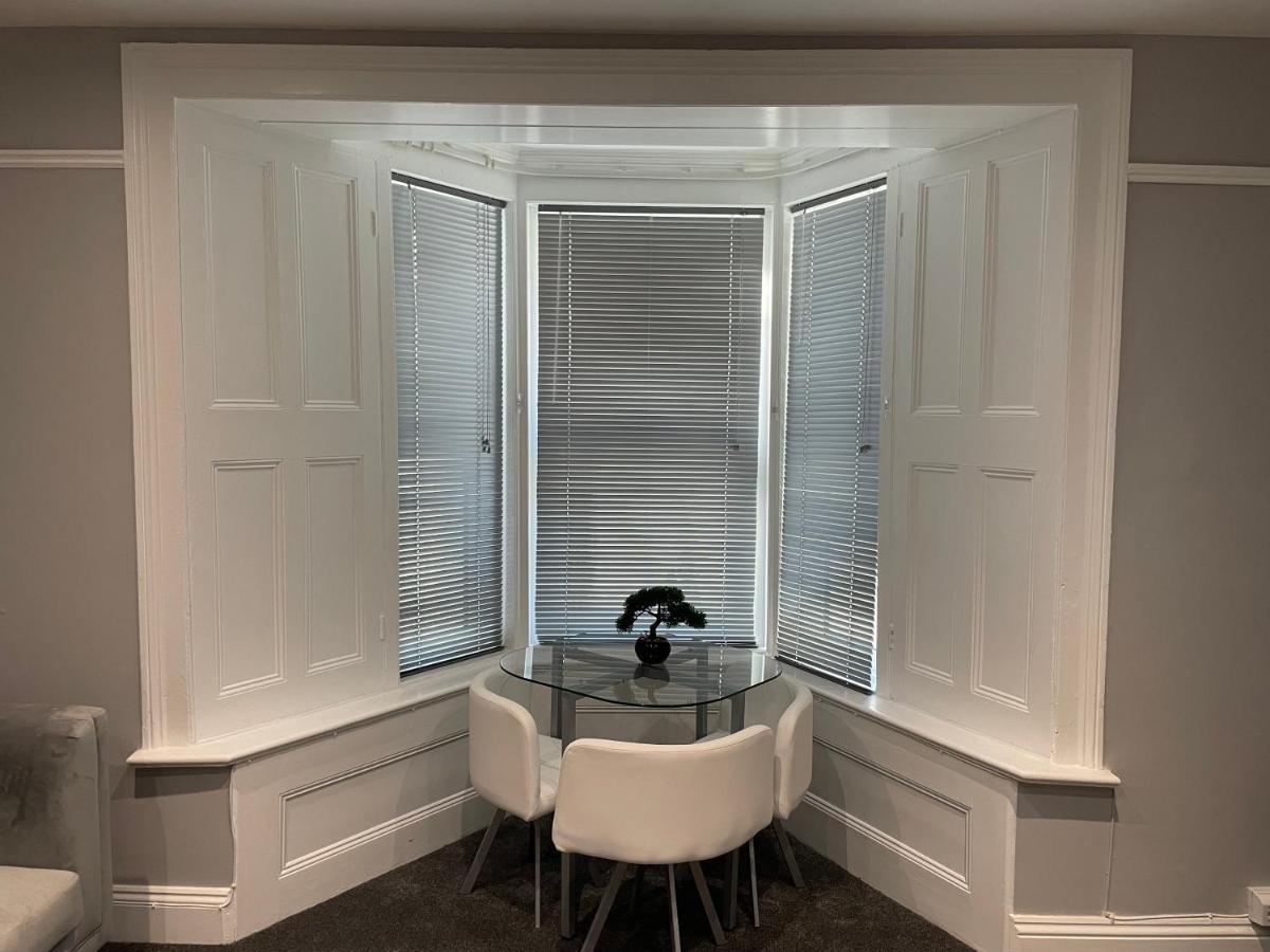 Large 1 Bedroom Flat With Private Parking 普里茅斯 外观 照片